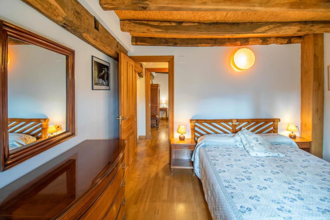 Casa Monaut, Acogedores Apartamentos A Los Pies De La Selva De Irati Saragueta Esterno foto